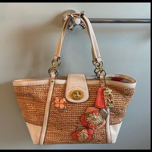 Authentic Coach Hamptons Weekend Straw Appliqué Medium Tote
